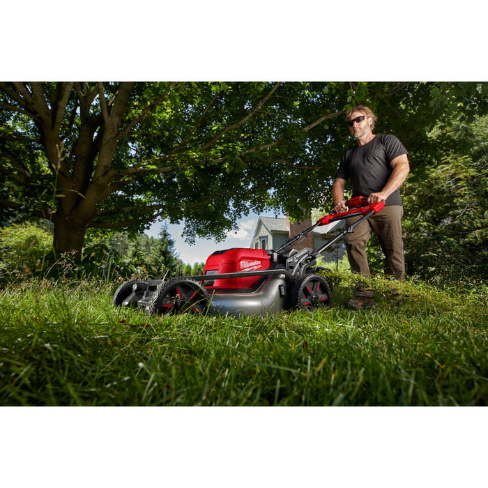 Ens. tondeuse M18 FUEL avec 2 batteries 12.0Ah