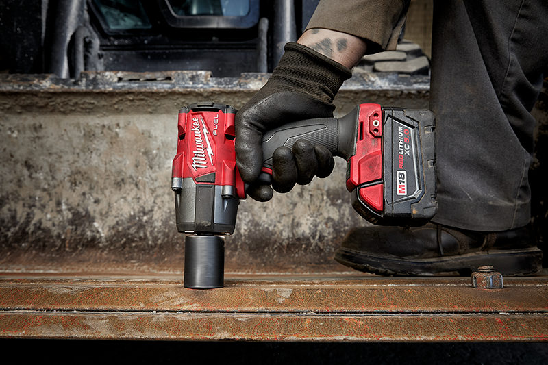 Clé à chocs à couple moyen 1/2" M18 FUEL™, avec détente à broche, Outil seulement