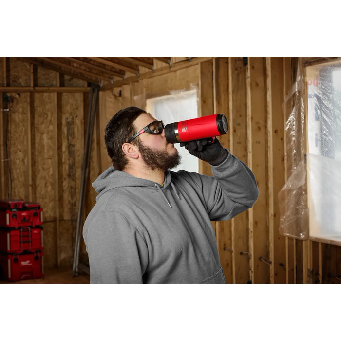 Tasse isotherme avec couvercle à bec 18oz PACKOUT - Rouge - Milwaukee - Quincaillerie G.H. Berger