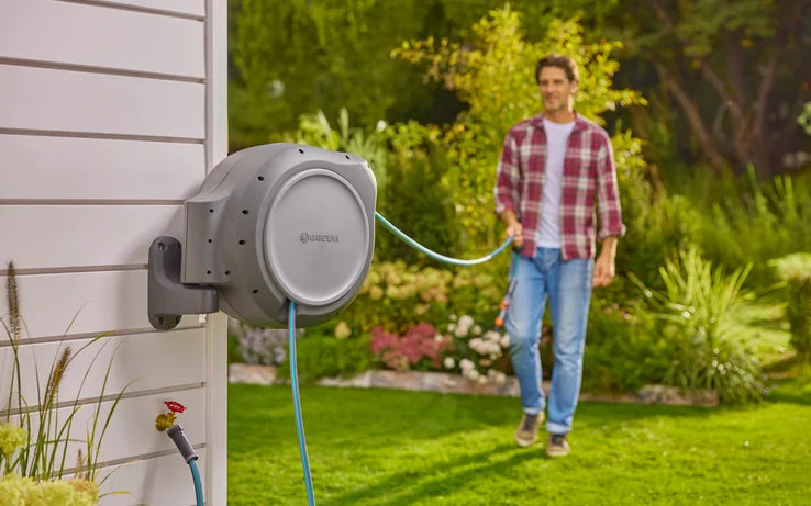 Dévidoir pivotant à enroulement automatique avec boyau 75' X 1/2" Gardena