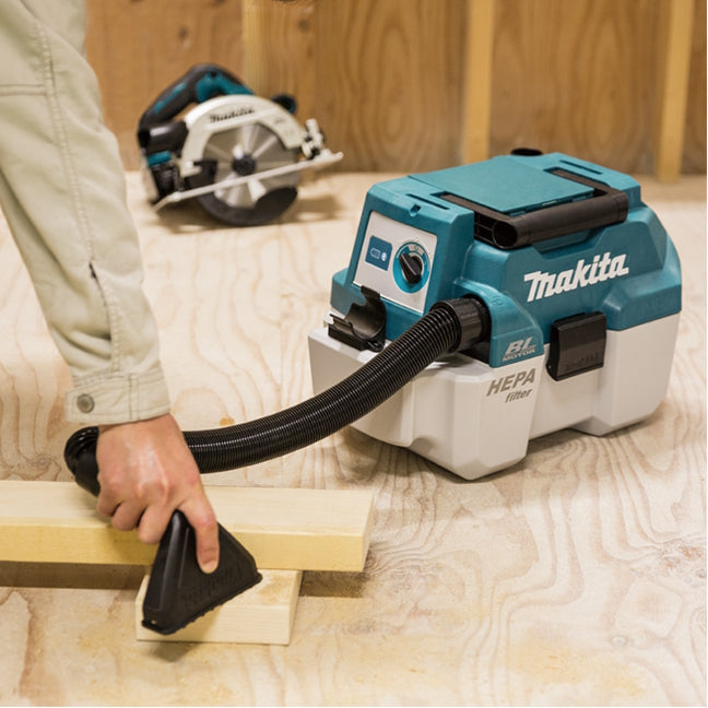 Aspirateur portatif sec/humide sans fil 18V - Makita - Outil seul.