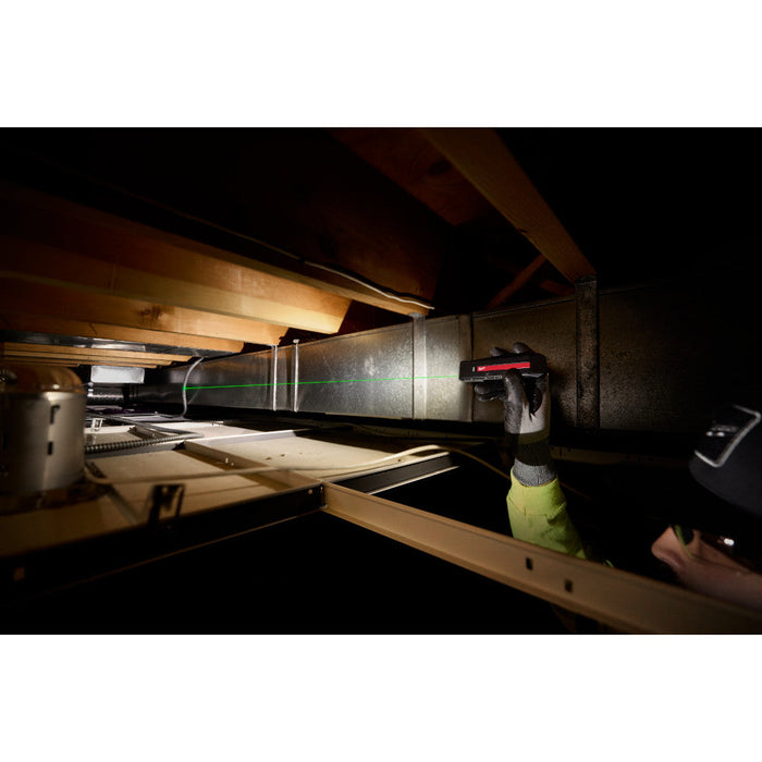 Lampe de poche plate rechargeable avec laser Milwaukee