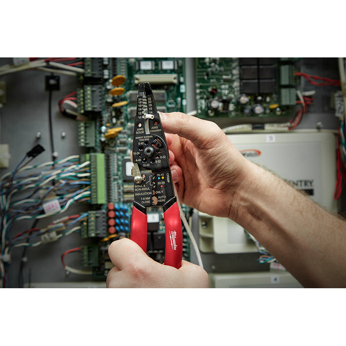 Pince à sertir multi-usage